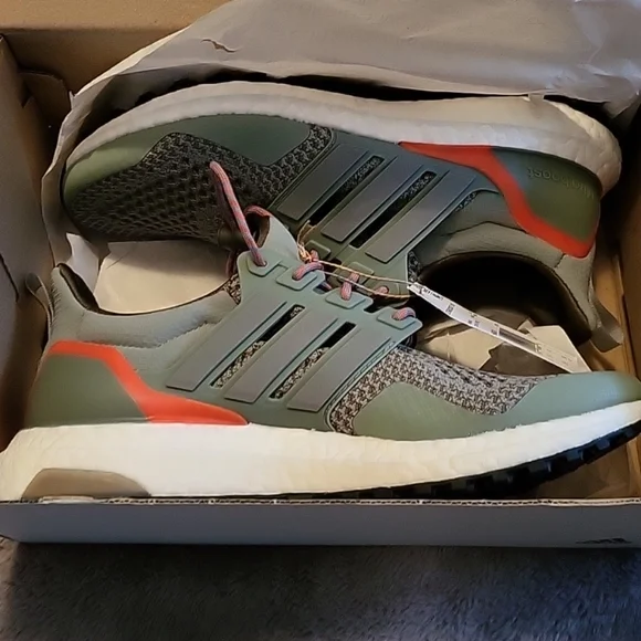Adidas UltraBoost 1.0 men 7 women 9 NIB Amazon.com | adidas Ultraboost 1.0 Shoes Men main image 3